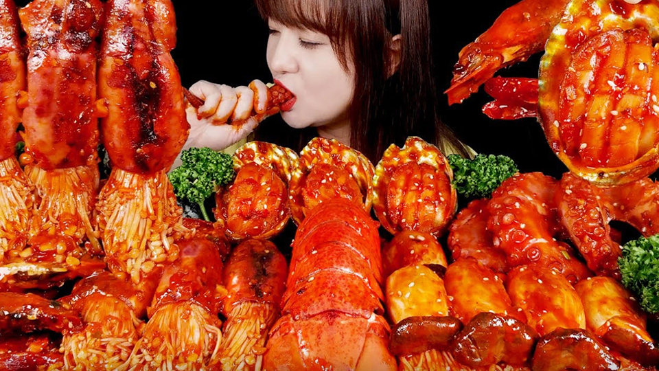 Trào lưu “mukbang” và những hệ lụy khó lường