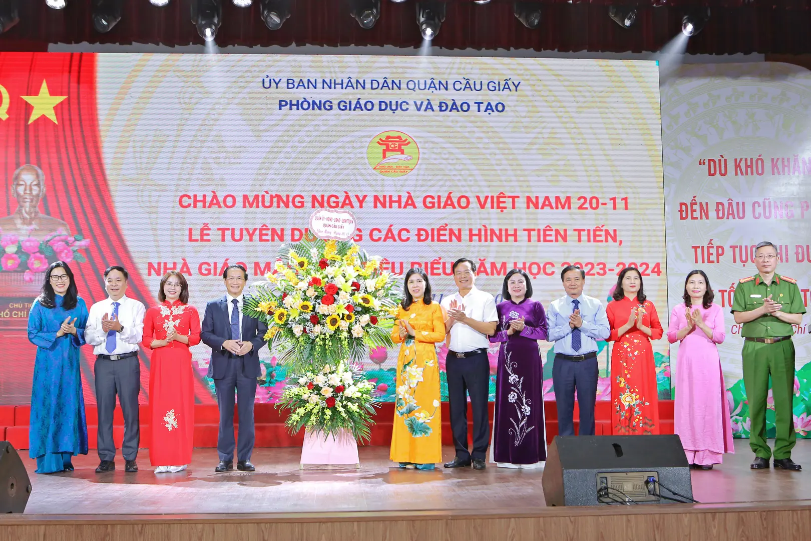 Cầu Giấy tuyên dương các điển hình tiên tiến, nhà giáo mẫu mực