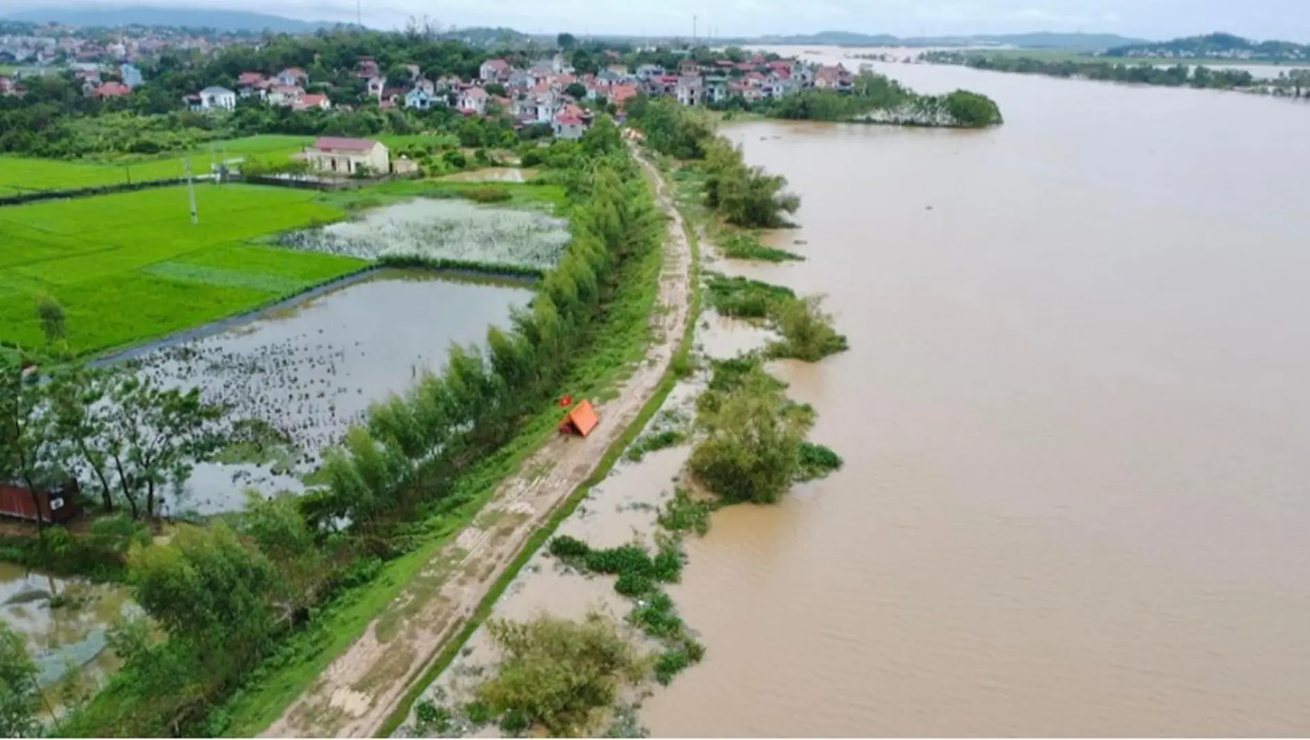 Bắc Giang: công bố tình huống khẩn cấp đối với 7 tuyến đê