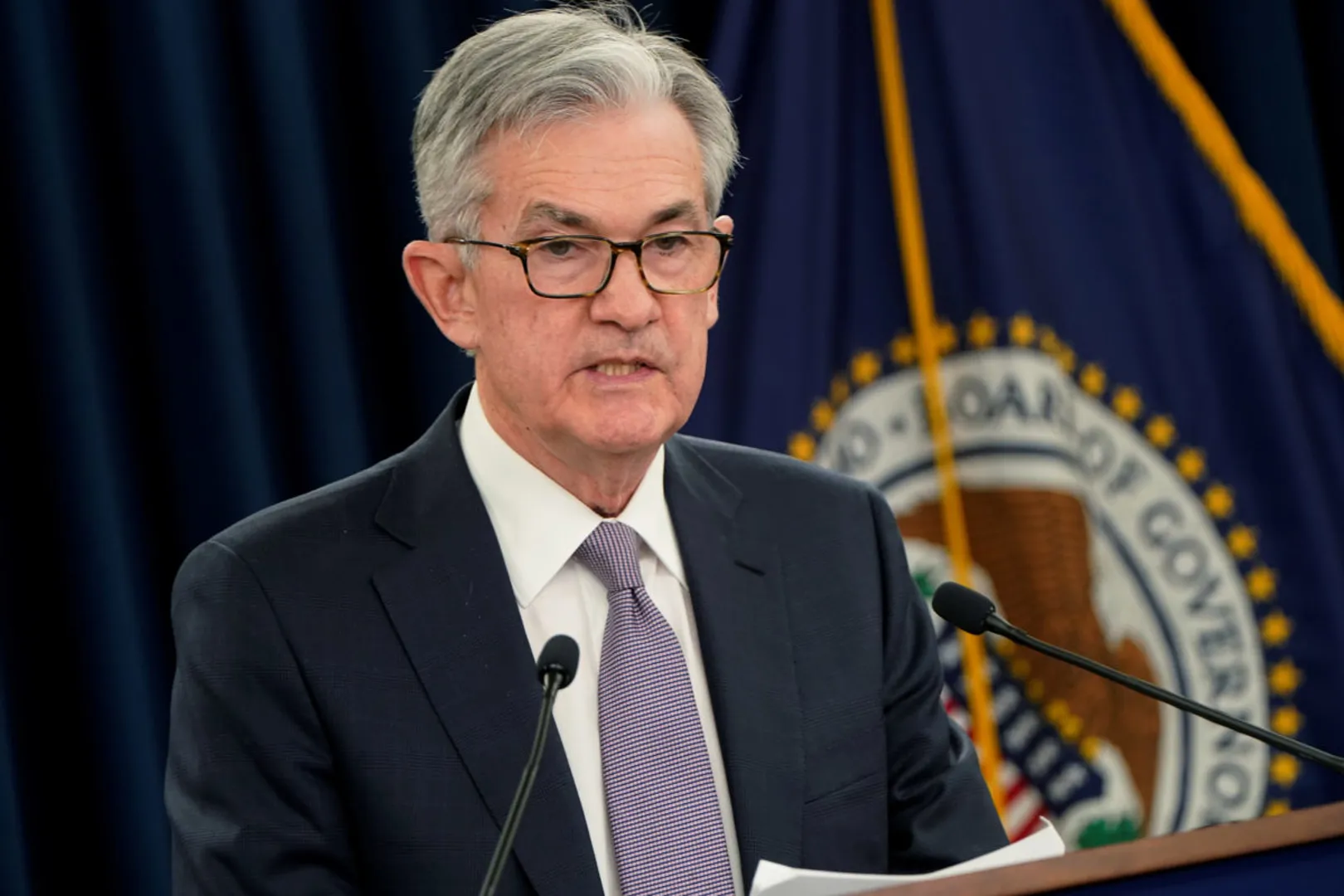 Chủ tịch Fed Powell dập tắt hy vọng vào đợt cắt giảm lãi suất mới