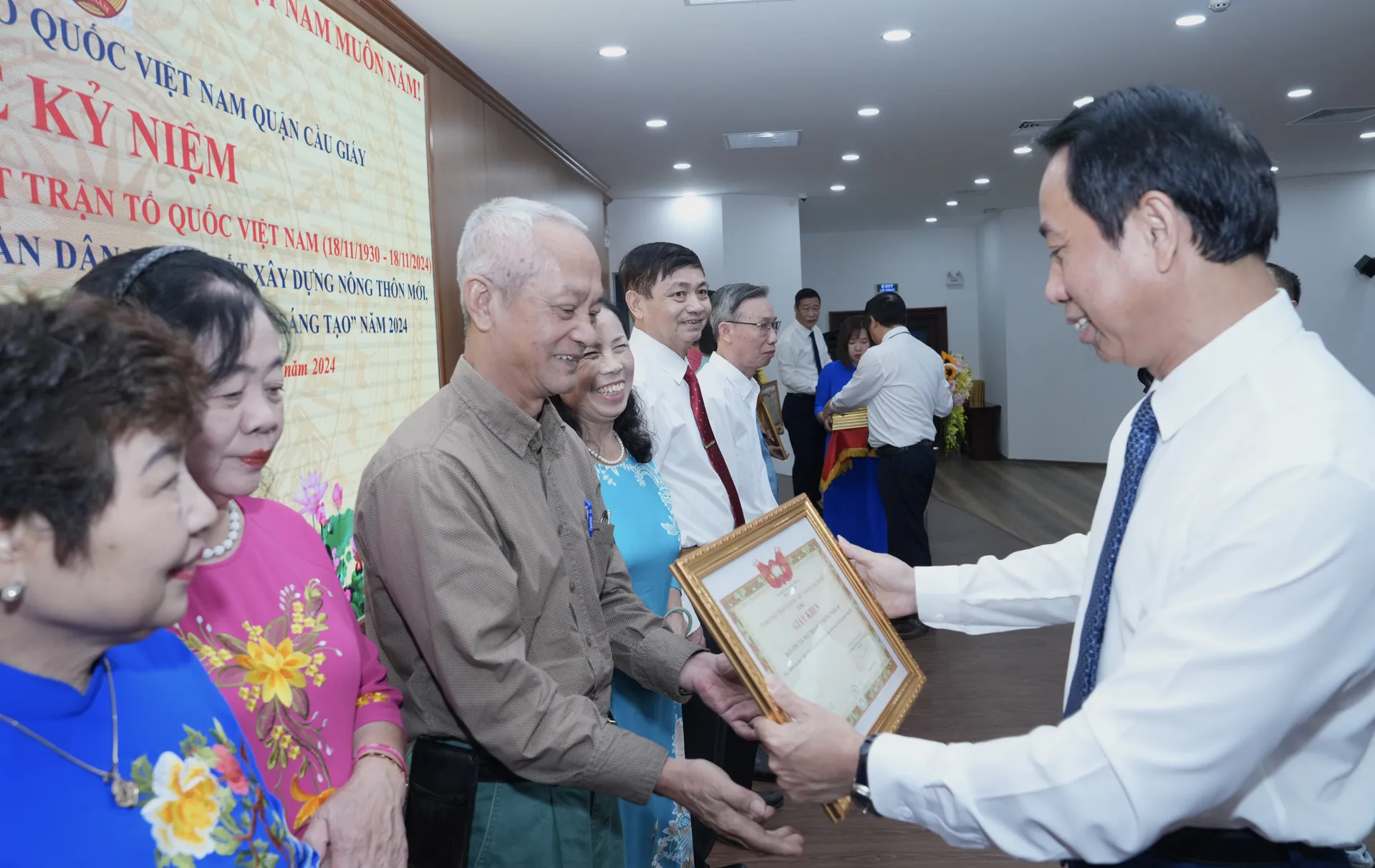 Cầu Giấy kỷ niệm 94 năm Ngày truyền thống Mặt trận Tổ quốc Việt Nam