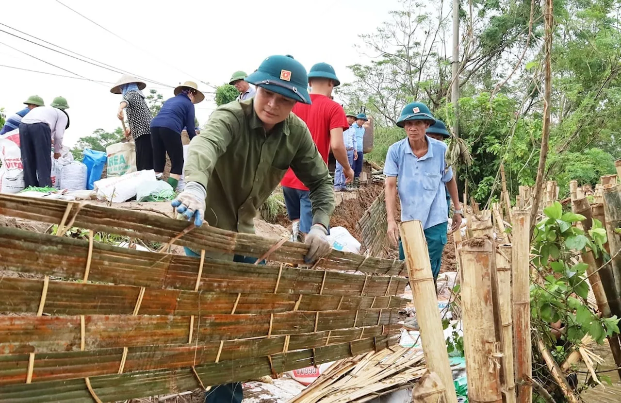 Hà Nội rốt ráo xử lý hàng loạt sự cố đê điều