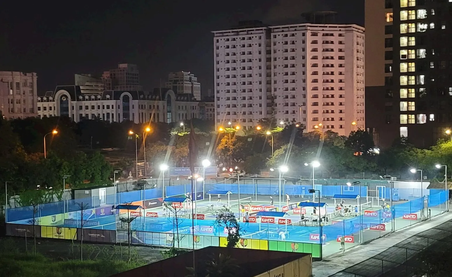 Chống “bão pickleball”: nơi quyết liệt, chỗ hời hợt