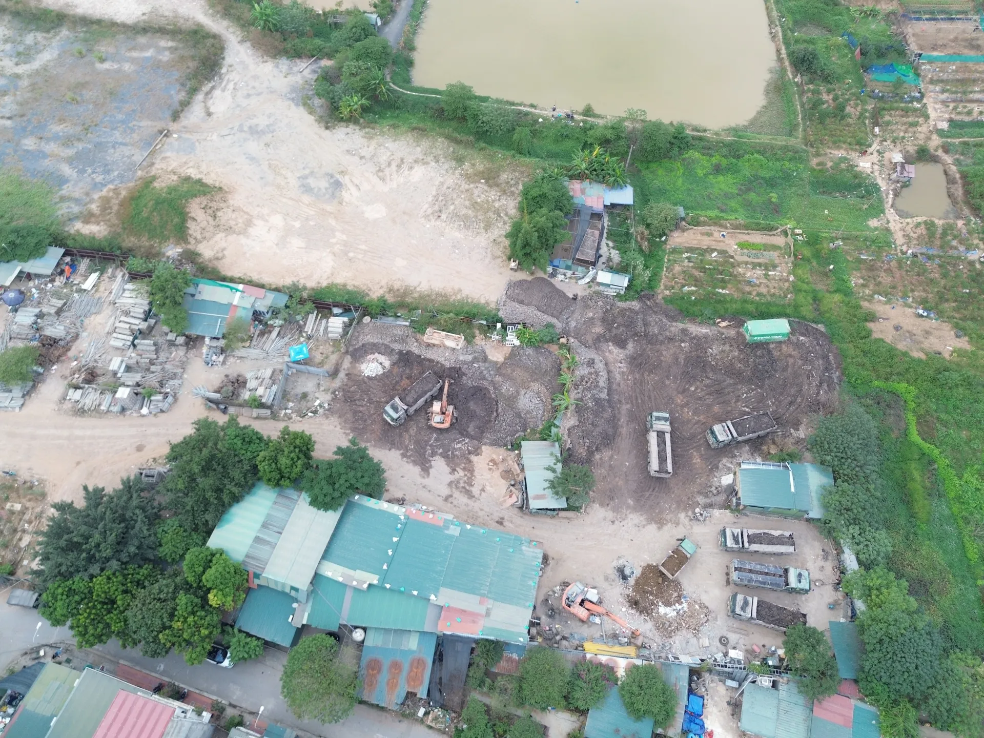 Tiếp vụ bãi thải ở phường Đại Mỗ: sau hai tháng vẫn chưa xử lý xong