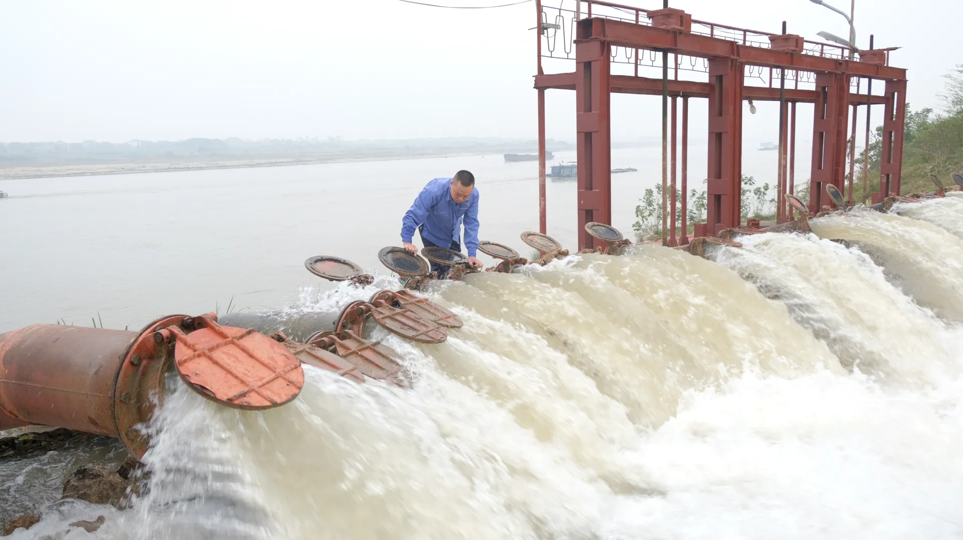 Chống hạn vụ Xuân 2025: chủ động ứng phó nguy cơ nguồn nước bị nhiễm mặn