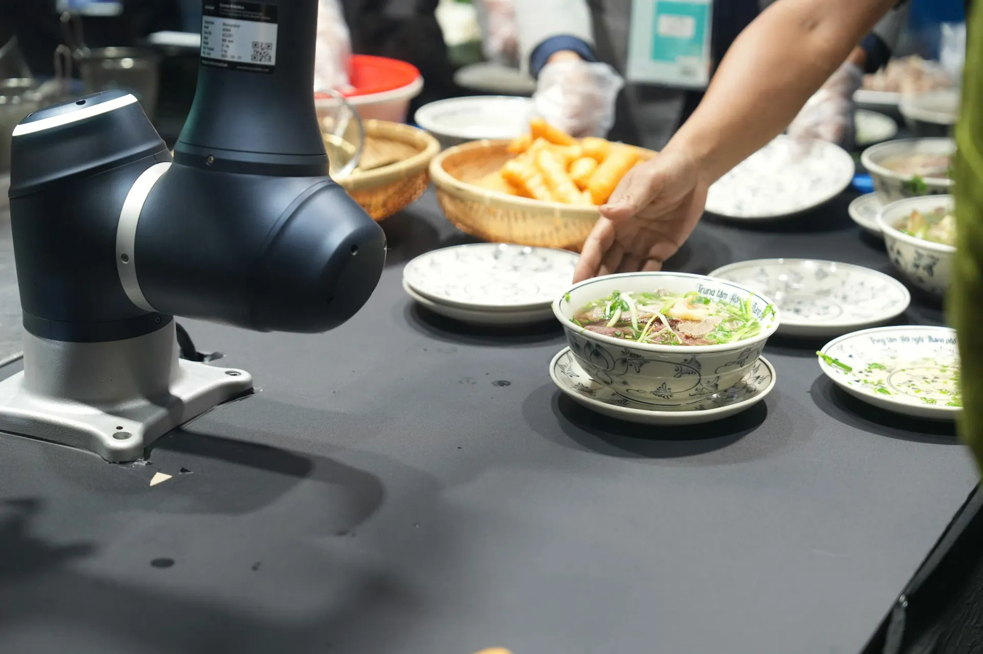 Trải nghiệm và thưởng thức "Phở số Hà Thành" tại khu phố cổ