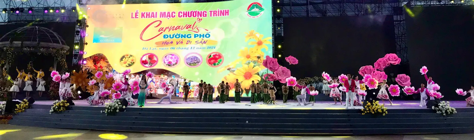 Đà Lạt: lễ hội carnaval đường phố "Hoa và Di sản" đa dạng sắc màu