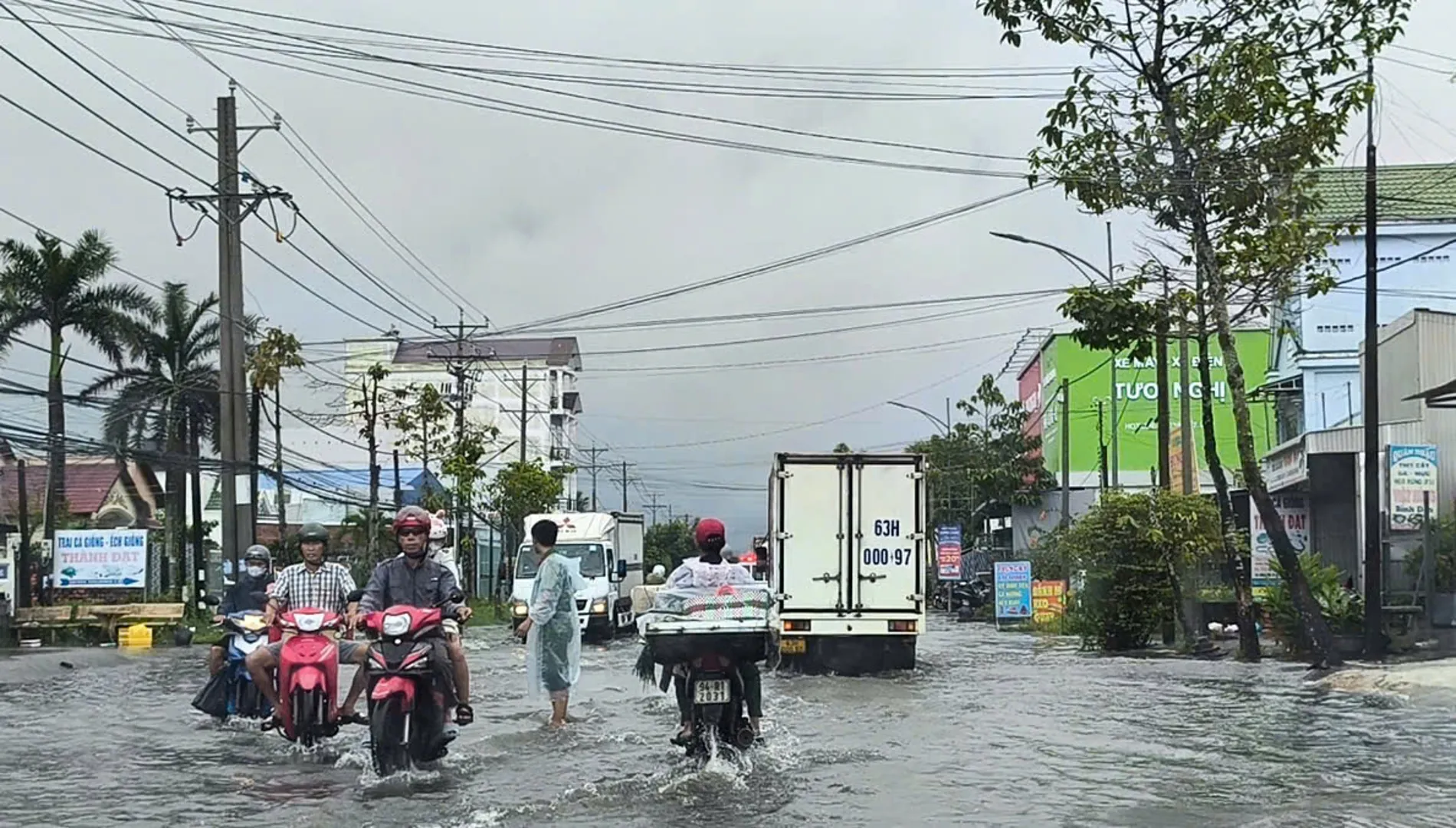 Bạc Liêu: triều cường, mưa lớn gây ngập úng nhiều nơi