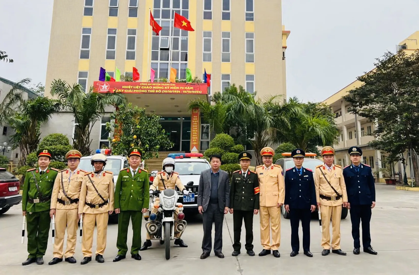 Huyện Thanh Oai ra quân đảm bảo an ninh trật tự dịp Tết 2025