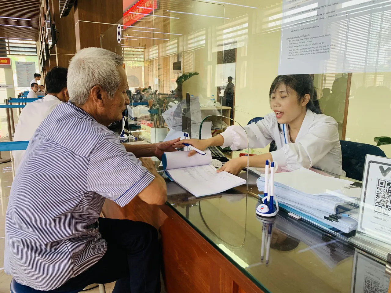Hà Nội tạm dừng bổ nhiệm lãnh đạo, quản lý và thi tuyển công chức