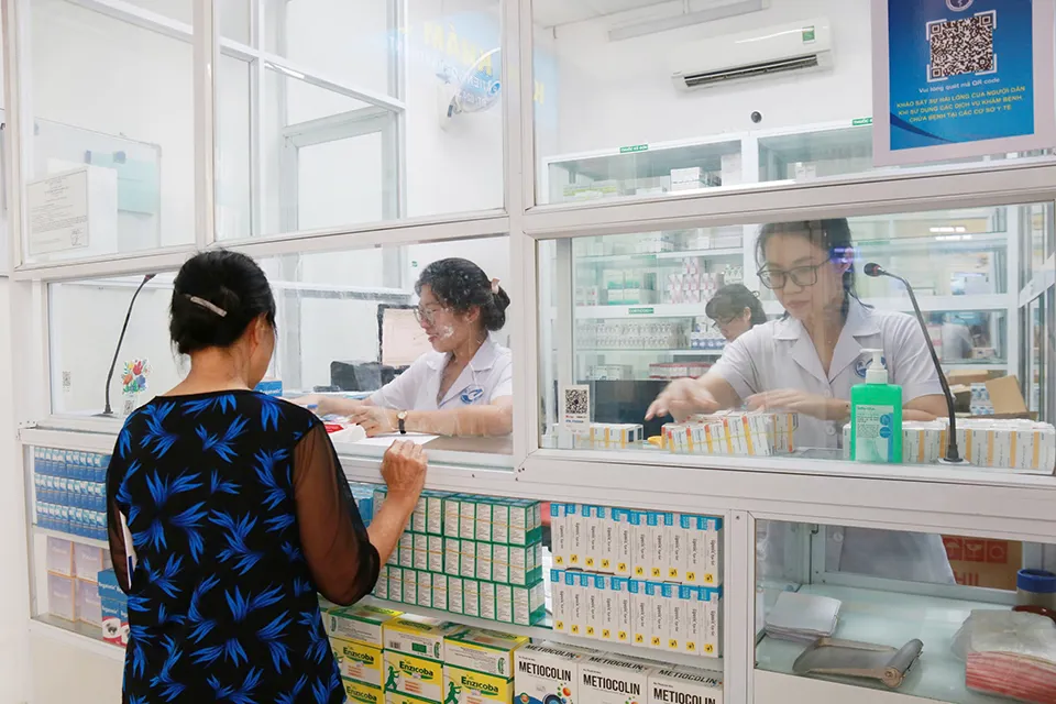 Hà Nội công bố 143 điểm trực bán lẻ thuốc 24/24h phục vụ dịp Tết 2025