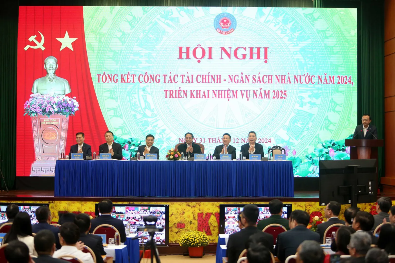 Năm 2024, thu ngân sách cả nước đạt kỷ lục, Hà Nội vượt 500.000 tỷ đồng