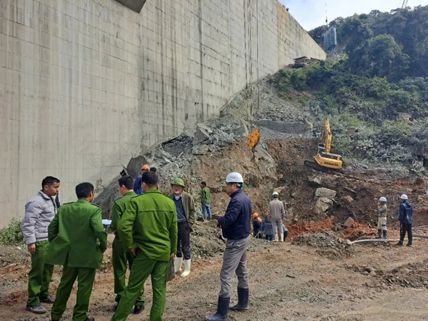 Kon Tum: tìm thấy hai nạn nhân mất tích trong vụ tai nạn lao động