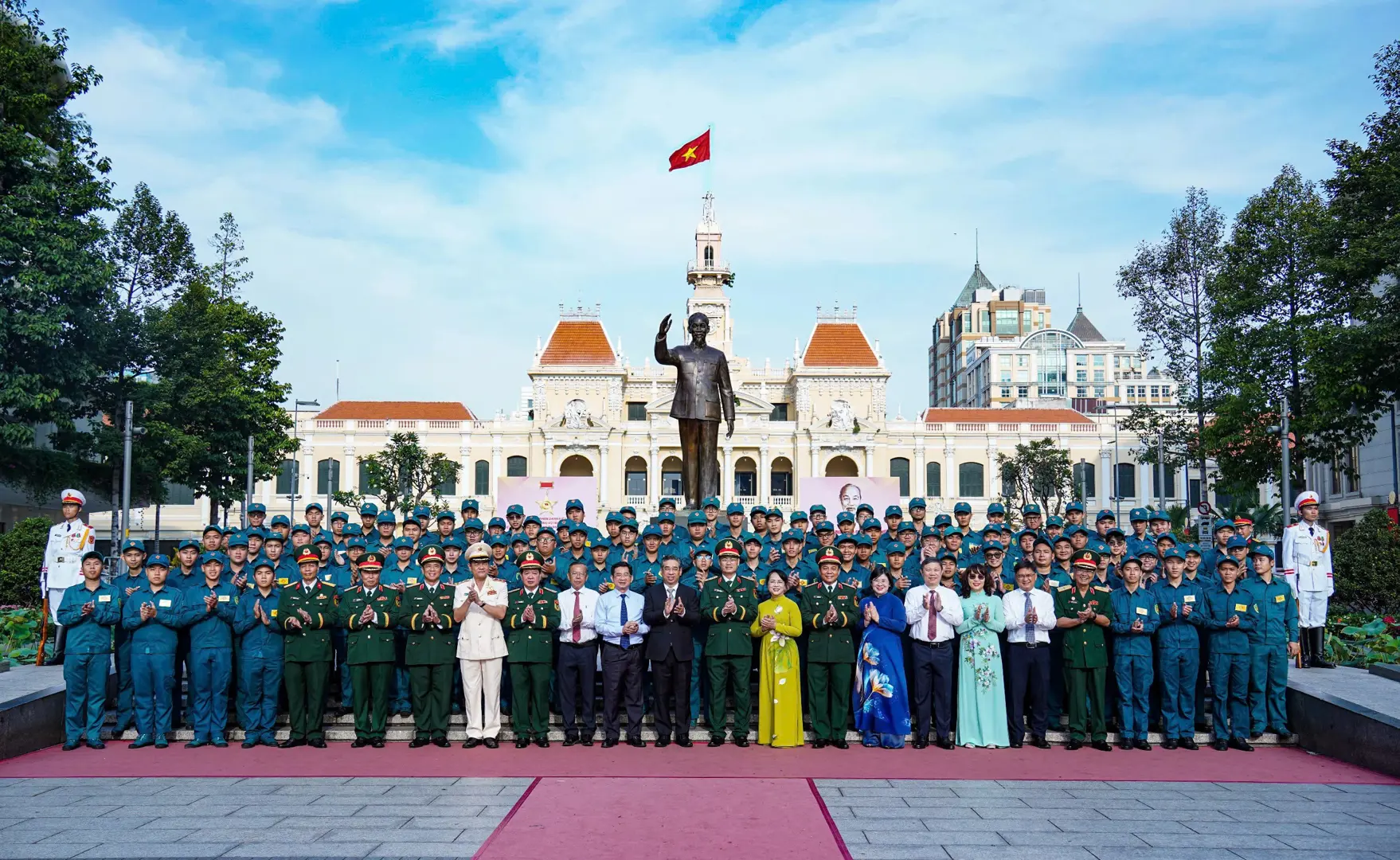 TP Hồ Chí Minh long trọng tổ chức lễ báo công dâng Bác