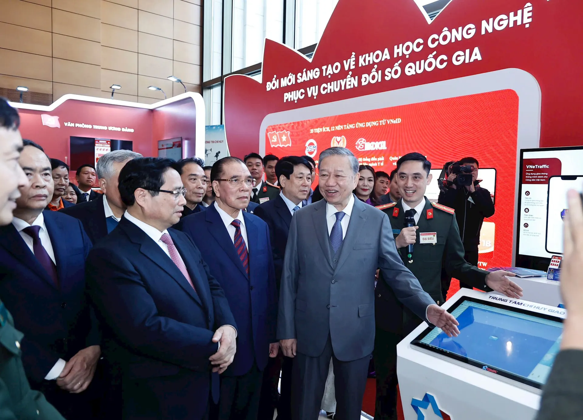 Tin tức mới nhất trên báo in Kinh tế & Đô thị ngày hôm nay 14/1/2025