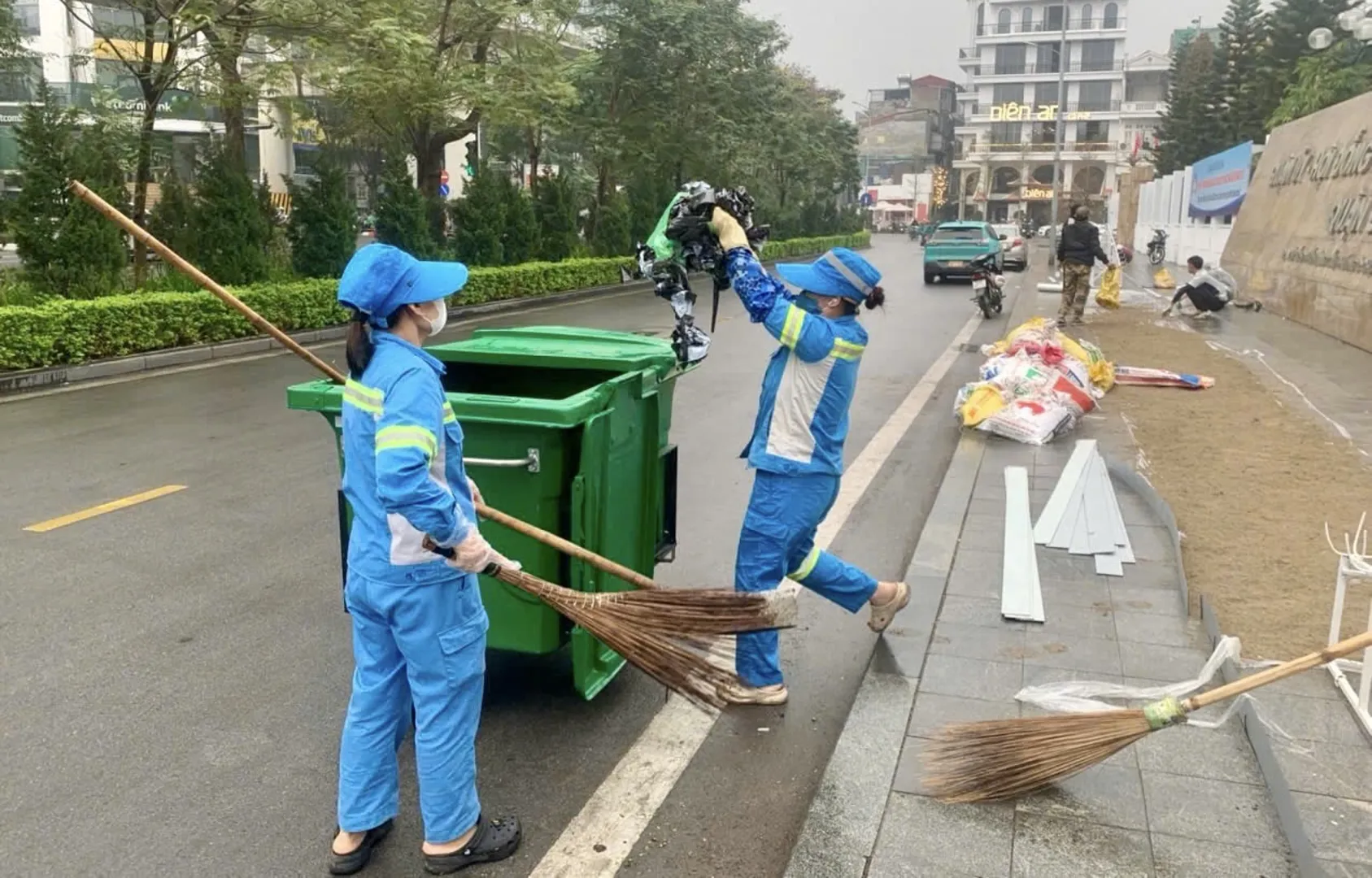 Tăng cường đảm bảo vệ sinh môi trường dịp Tết Nguyên đán 2025 tại Đống Đa