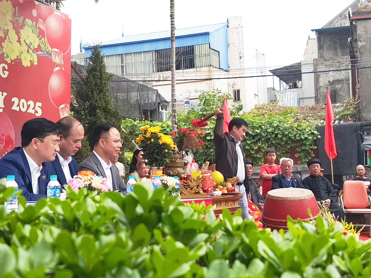 Tưng bừng khai mạc Lễ hội Vật cầu Xuân Ất Tỵ 2025