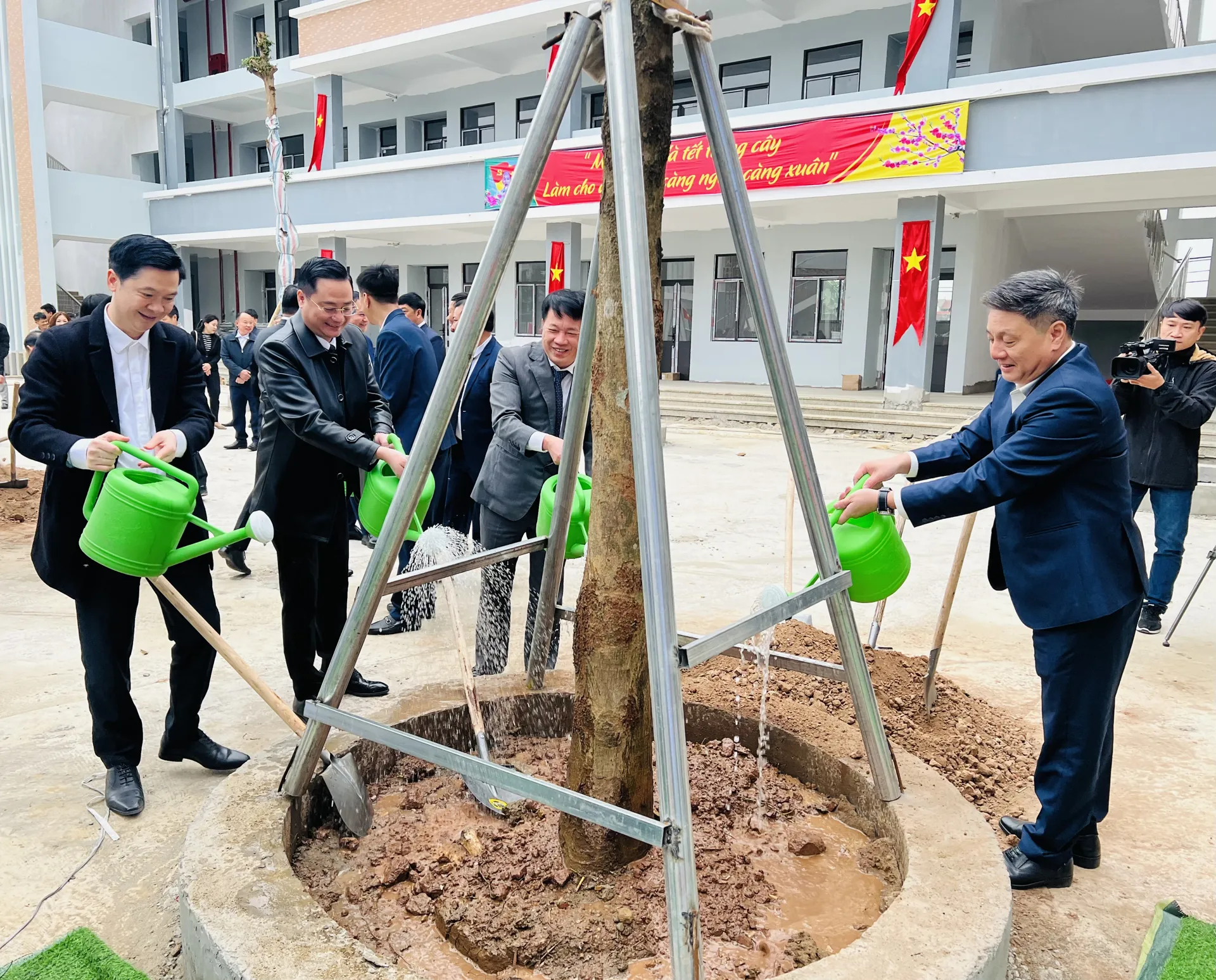 Thanh Oai phấn đấu trồng mới hơn 4.000 cây xanh, tạo dựng môi trường sinh thái