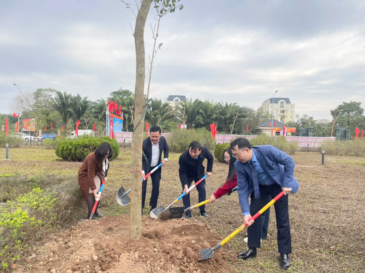 Mê Linh: Phát động "Tết trồng cây đời đời nhớ ơn Bác Hồ" Xuân Ất Tỵ
