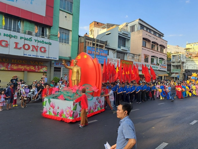 TP Hồ Chí Minh: 1.100 diễn viên diễu hành trong Tết Nguyên tiêu ngày 12/2