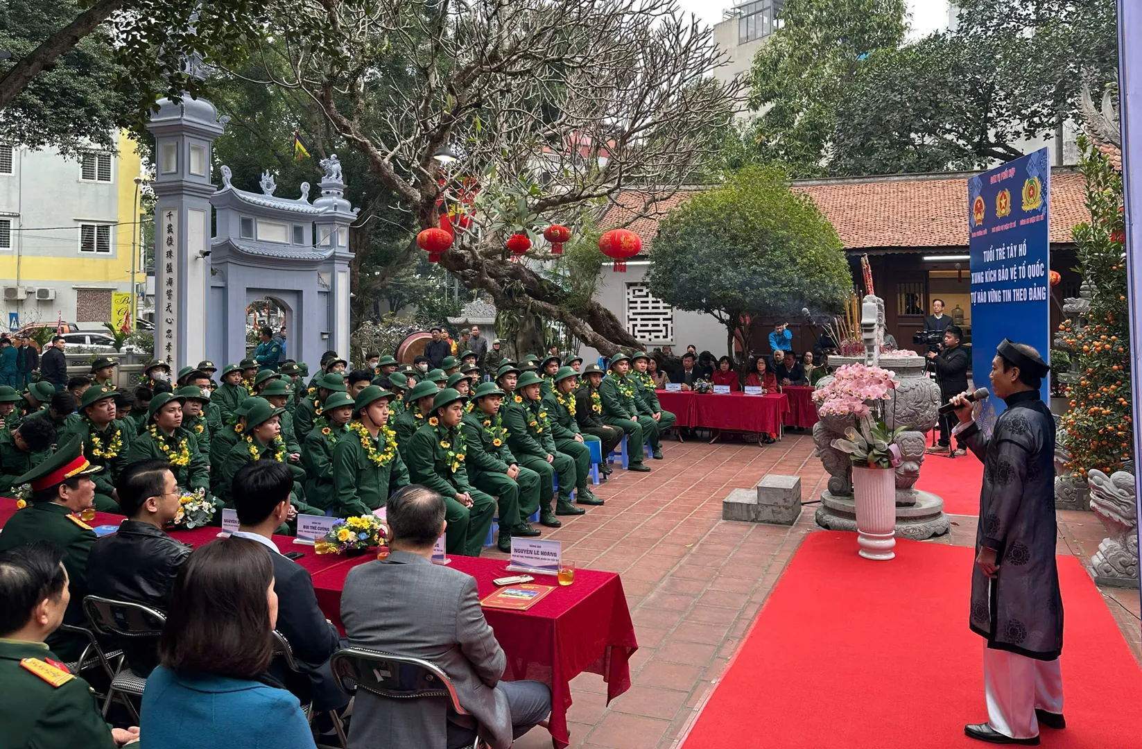 Tây Hồ: gặp mặt 57 tân binh chuẩn bị lên đường nhập ngũ