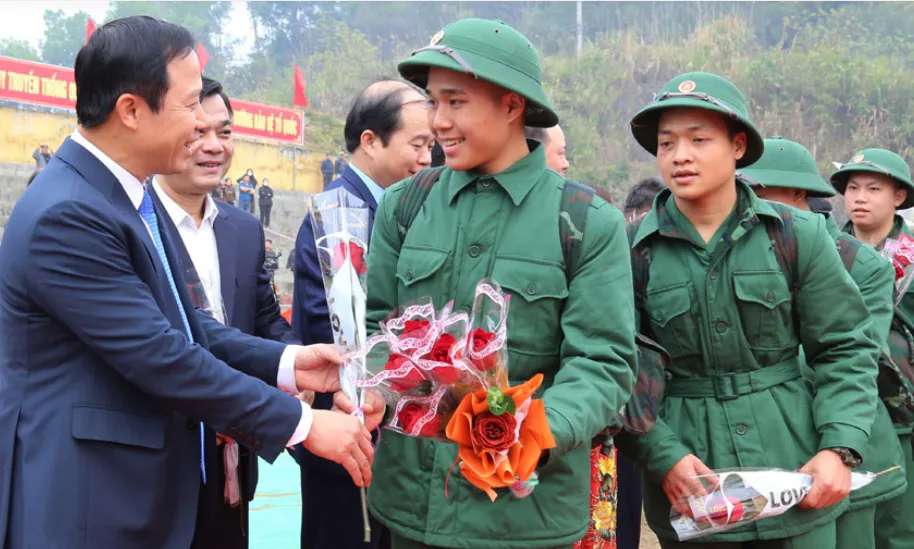 Hòa Bình: 1.958 công dân lên đường nhập ngũ