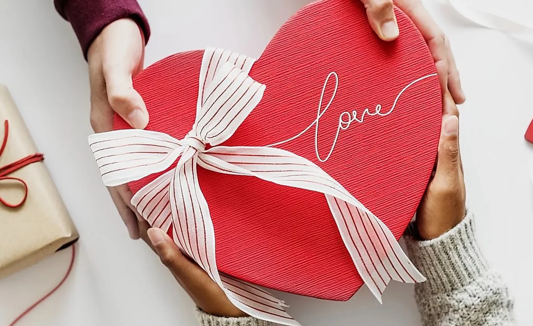 Quà Valentine 14/2 độc đáo, ý nghĩa tặng người yêu thương