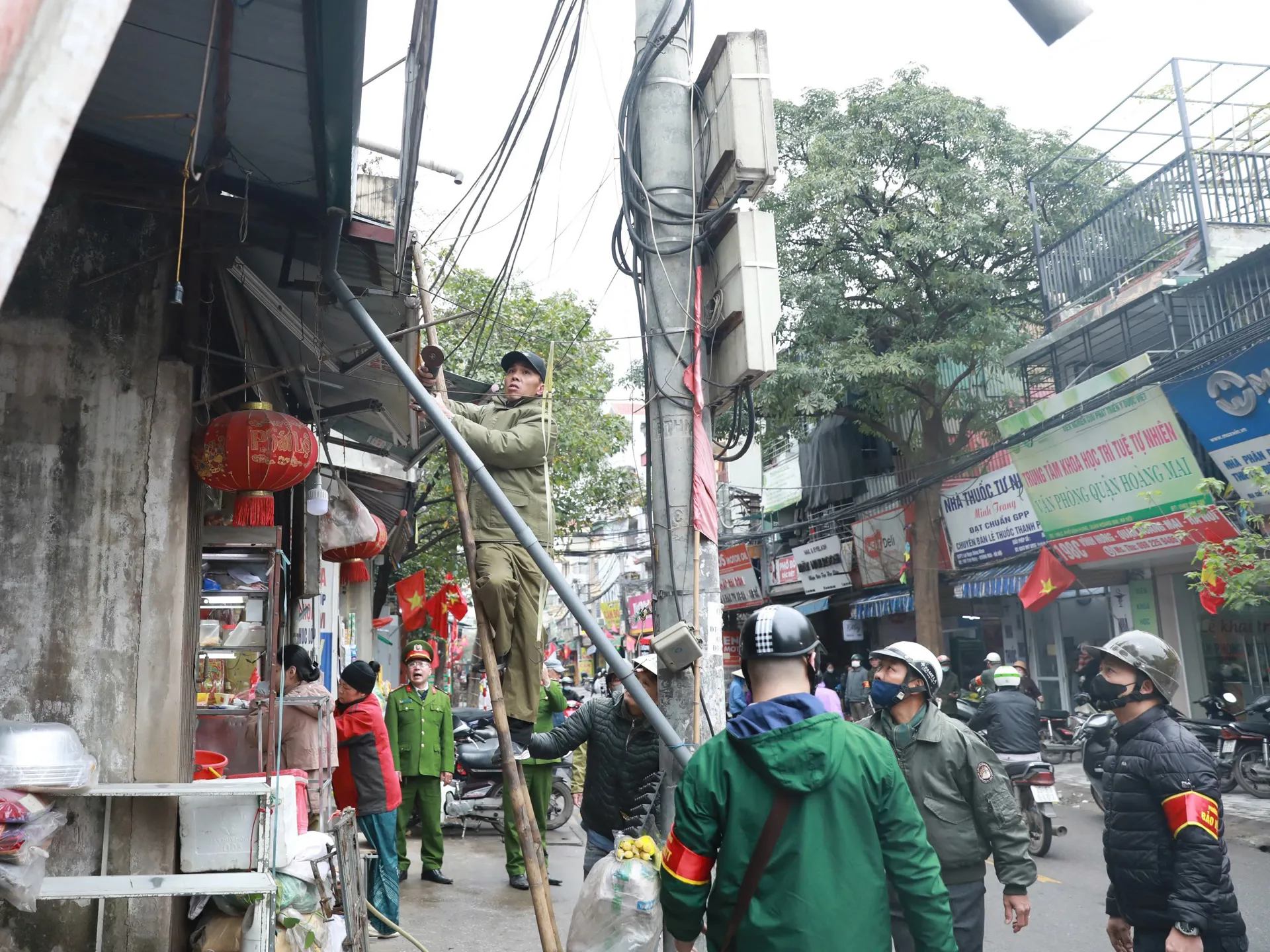 Phường Vĩnh Hưng mạnh tay xử lý vi phạm, duy trì phong trào “Sáng-xanh-sạch-đẹp”