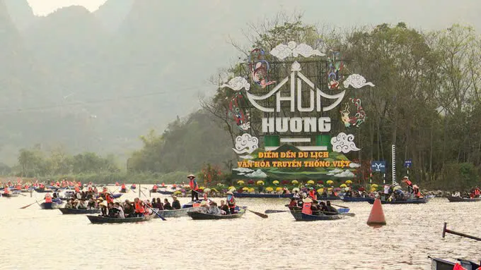 Lễ hội chùa Hương đón trên 542.000 du khách sau một tháng khai hội