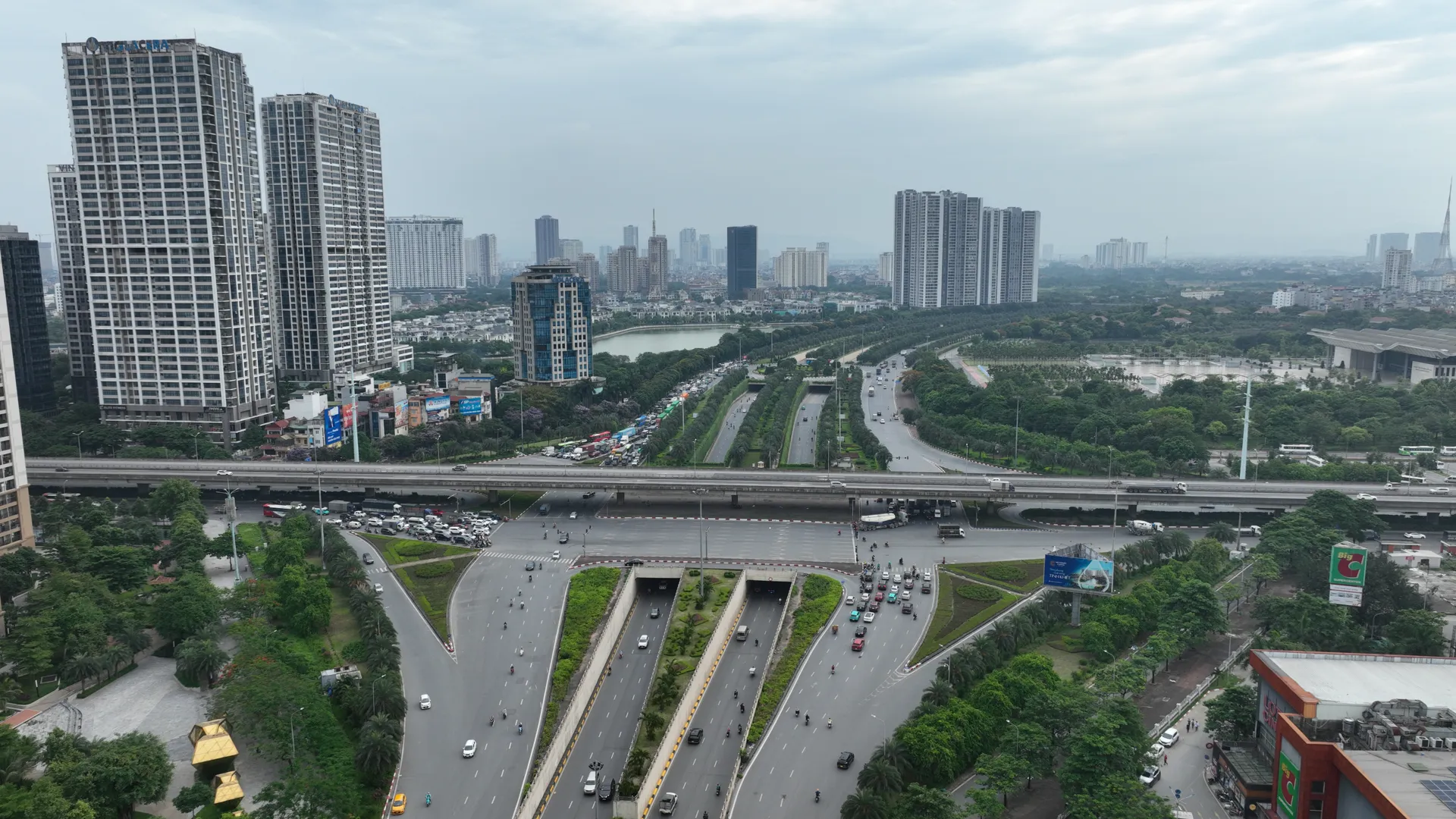Hà Nội: Tập trung nguồn lực phát triển hạ tầng giao thông