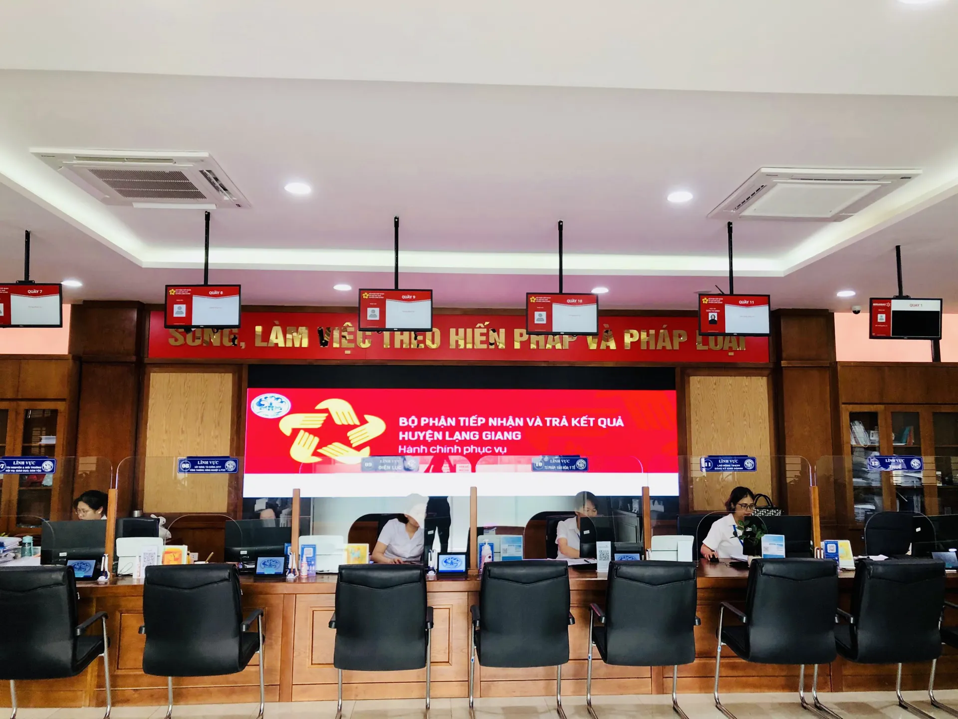 Quy định mới về cơ quan chuyên môn thuộc Ủy ban nhân dân cấp tỉnh, huyện