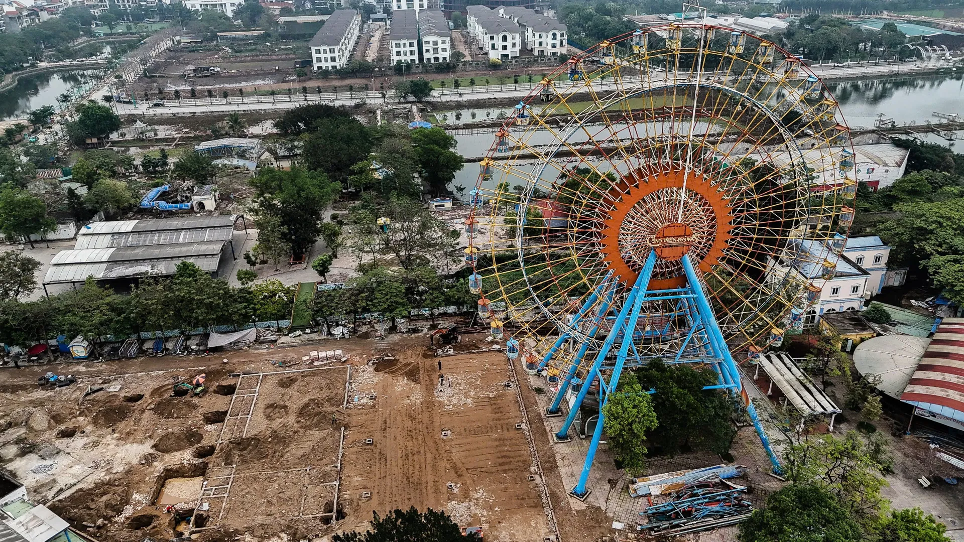 Vì sao trong khuôn viên Công viên Mặt trời mới xuất hiện sân tập thể thao?