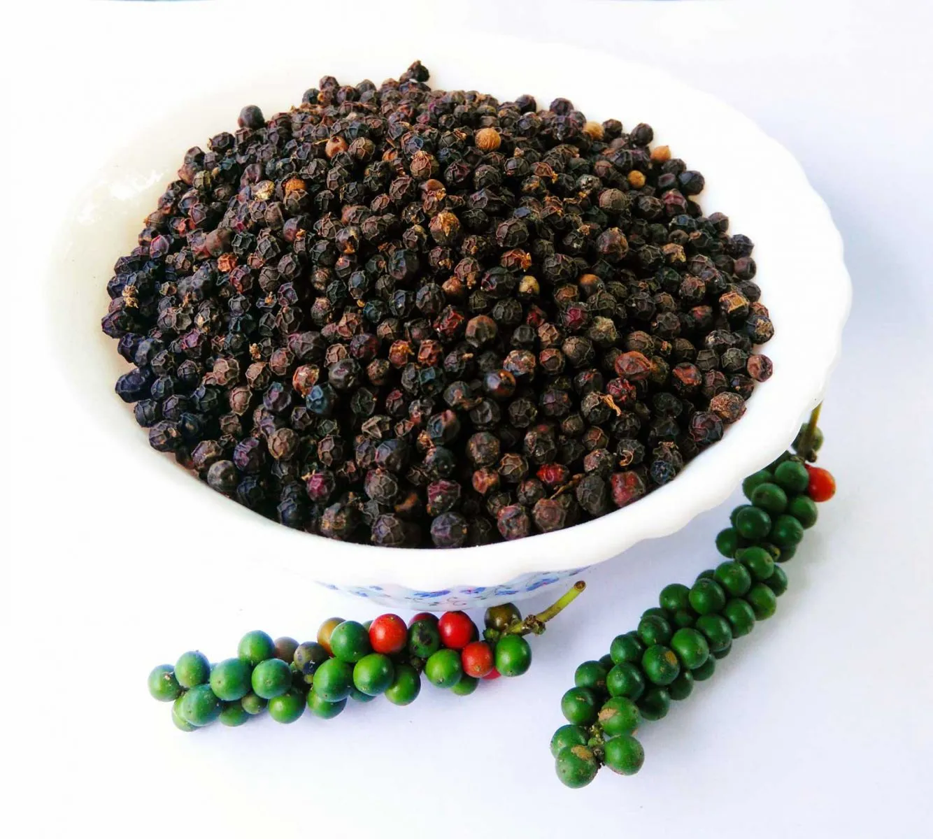 Giá tiêu hôm nay 7/3/2025: tăng 3 ngày liên tiếp, Đông Nam Bộ thêm 1.000 đồng/kg