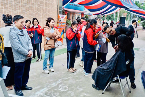Nhiều học sinh đăng ký dự tuyển sớm Chương trình 9+