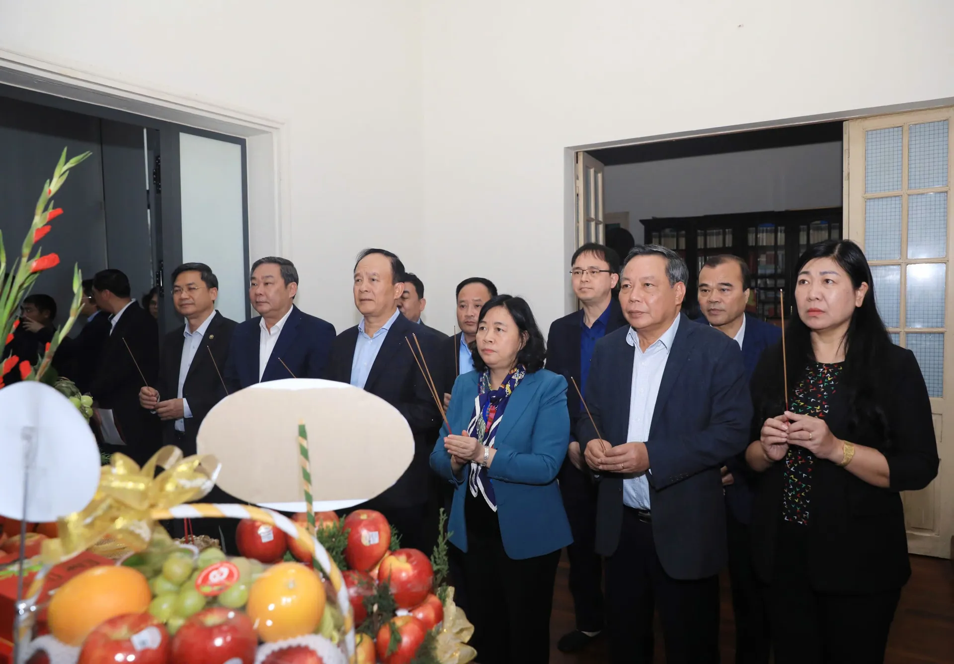 Lãnh đạo Thành phố Hà Nội dâng hương tưởng nhớ cố Tổng Bí thư Nguyễn Phú Trọng