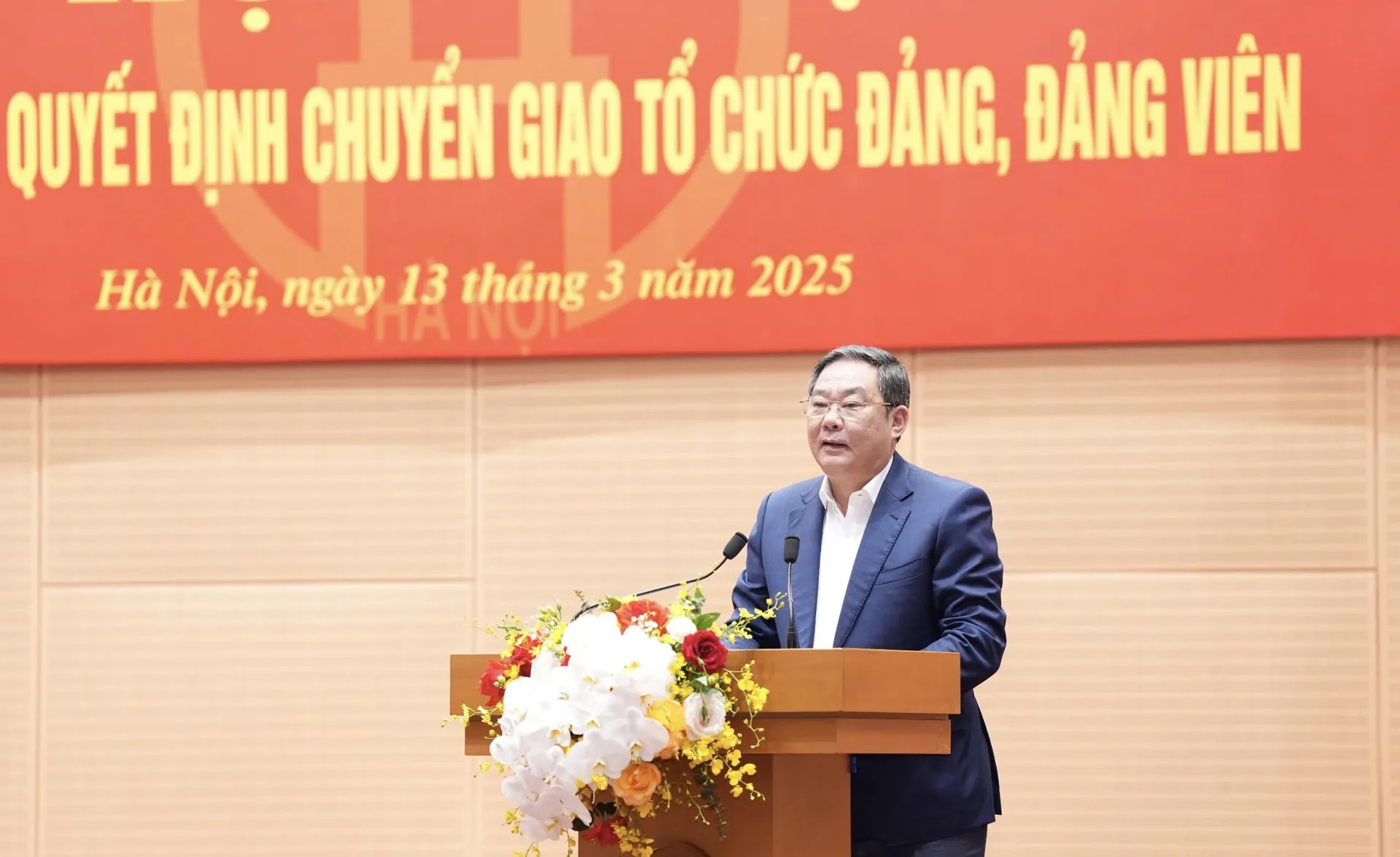 Chuyển giao tổ chức đảng, đảng viên, tạo hành trang bước vào kỷ nguyên phát triển mới