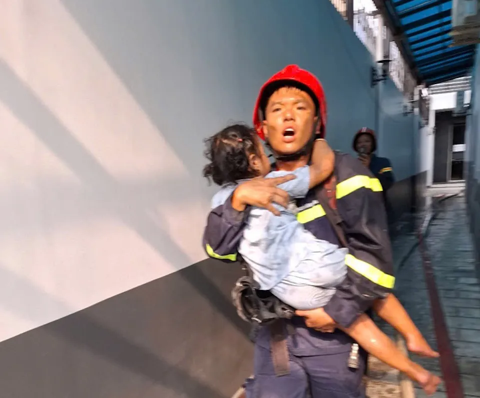 TP Hồ Chí Minh: cháy khách sạn 5 tầng, 6 người được cảnh sát giải cứu