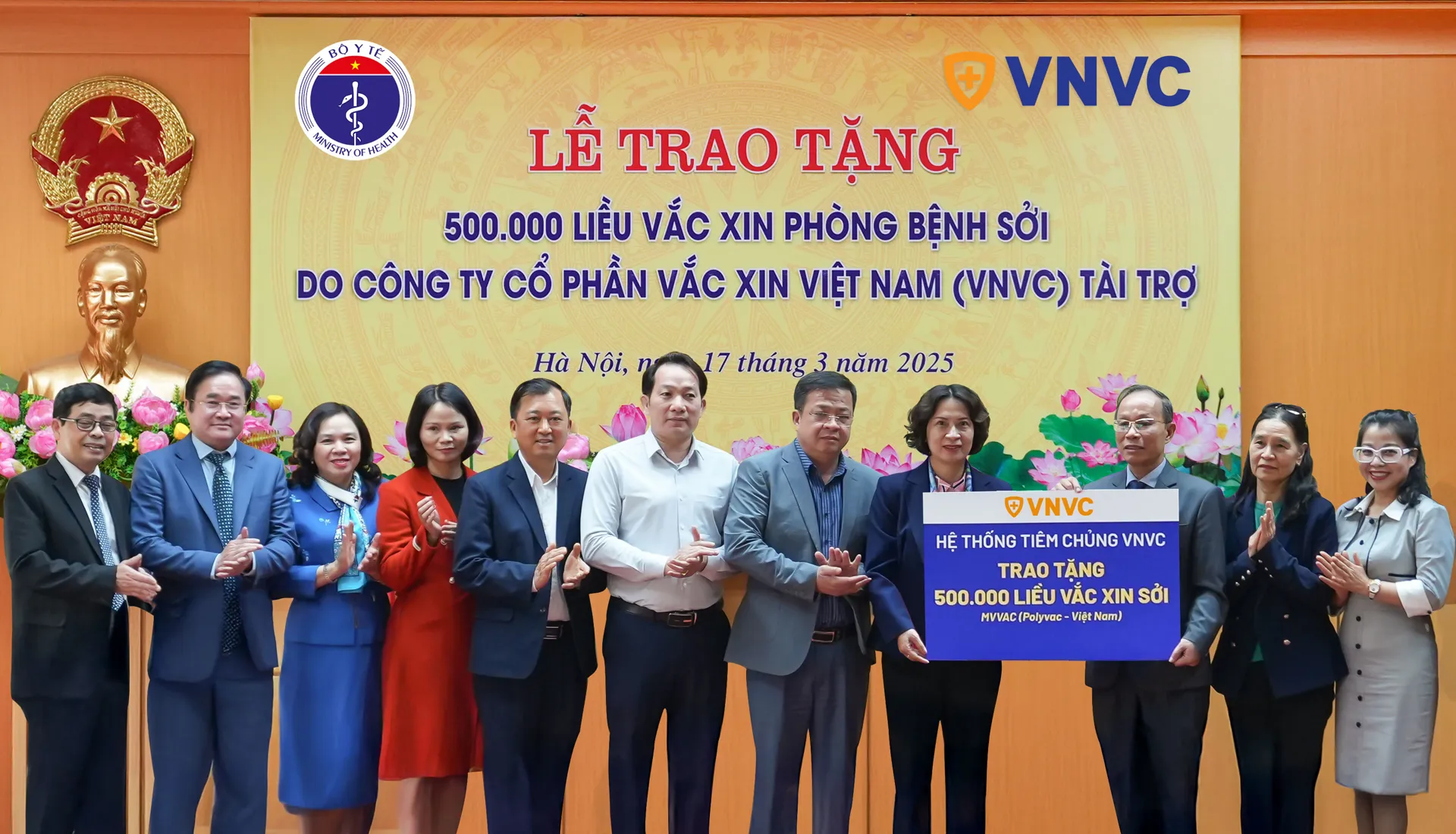 Hệ thống tiêm chủng VNVC tặng nửa triệu liều vắc xin sởi chống dịch