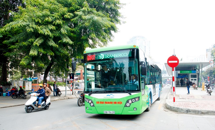 Buses contribute to environmental protection and tourism development in Hanoi