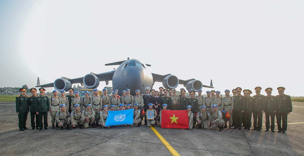 Vietnam sends off second group of peacekeeping field hospital staff to South Sudan