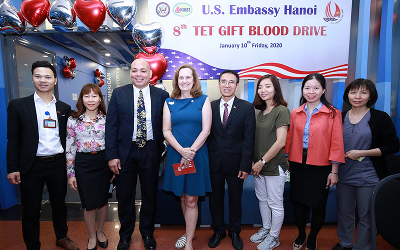 US Embassy gives gift of life at Tet blood drive