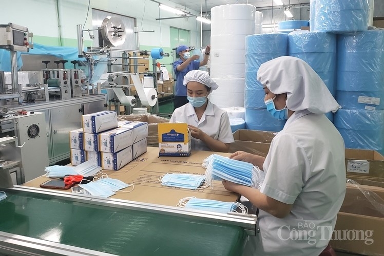 Vietnam turns green light to export of medical masks to pandemic-hit countries