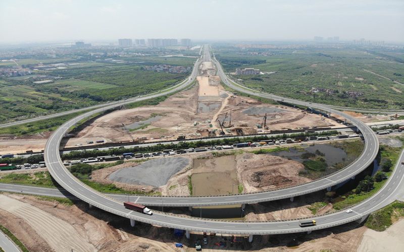 Hanoi seeks special mechanisms to accelerate two mega ring roads