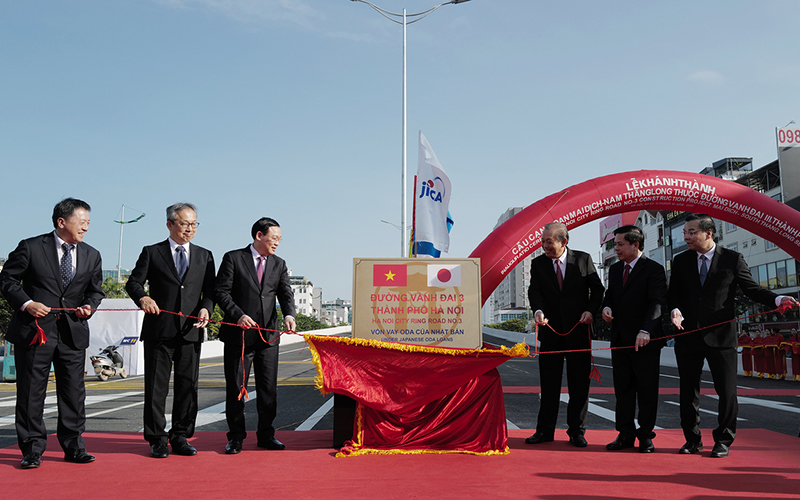 Elevated section of Hanoi Ring Road No.3 opens to traffic