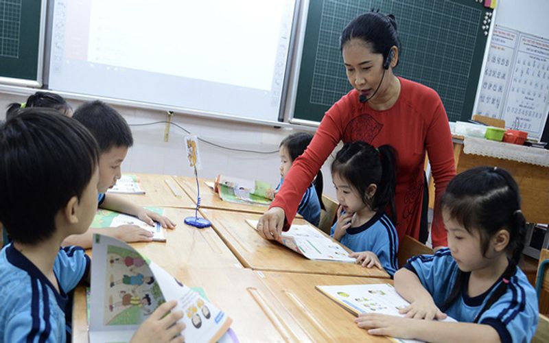 New first-grade textbooks cause public resentment in Vietnam