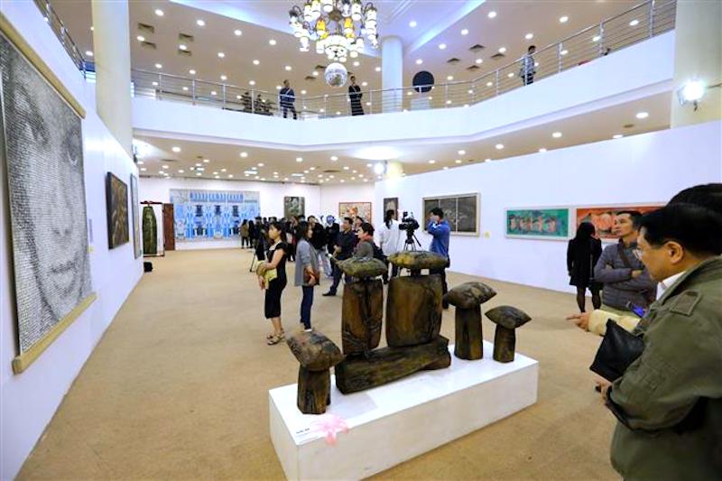 Exhibition resumes 5-year creation of Vietnamese fine arts