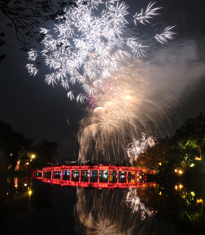 Hanoi to display high altitude fireworks on New Year’s Eve