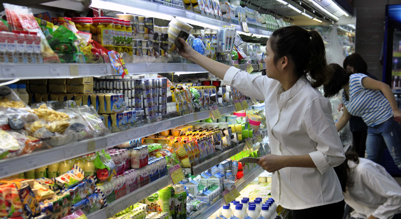 Vietnam consumer spending rises 2.6% to $220 billion in 2020