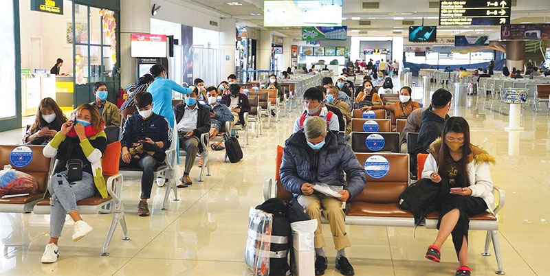 Covid-19 tests for employees pose no impediment to Hanoi airport’s operation