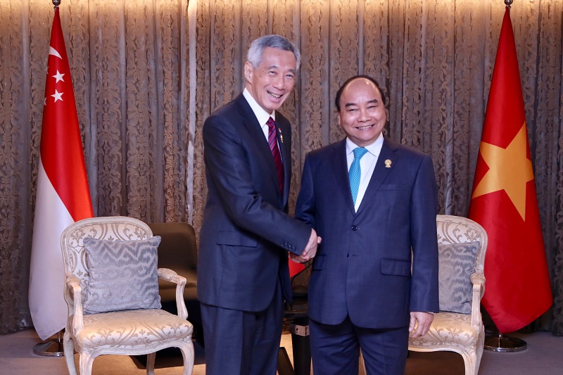 Prime ministers of Vietnam and Singapore talk to keep trade flowing 